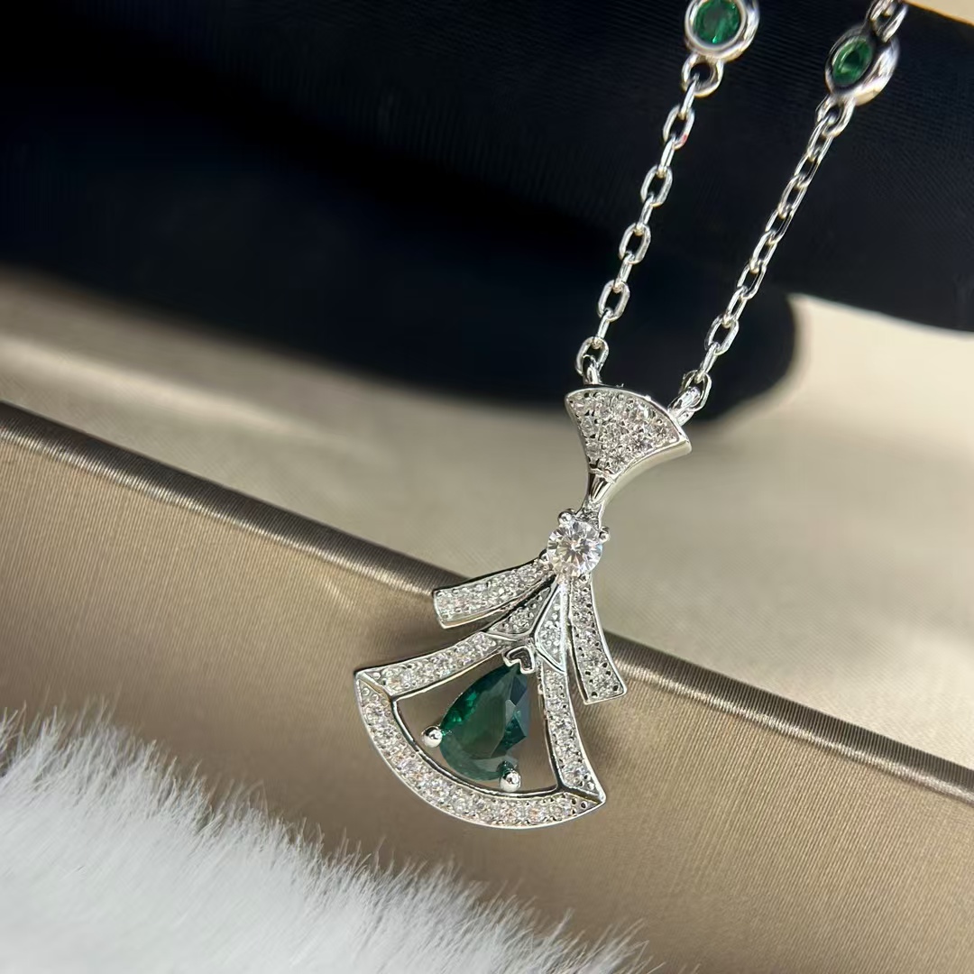 Replica Bvlgari Divas' Dream Necklace