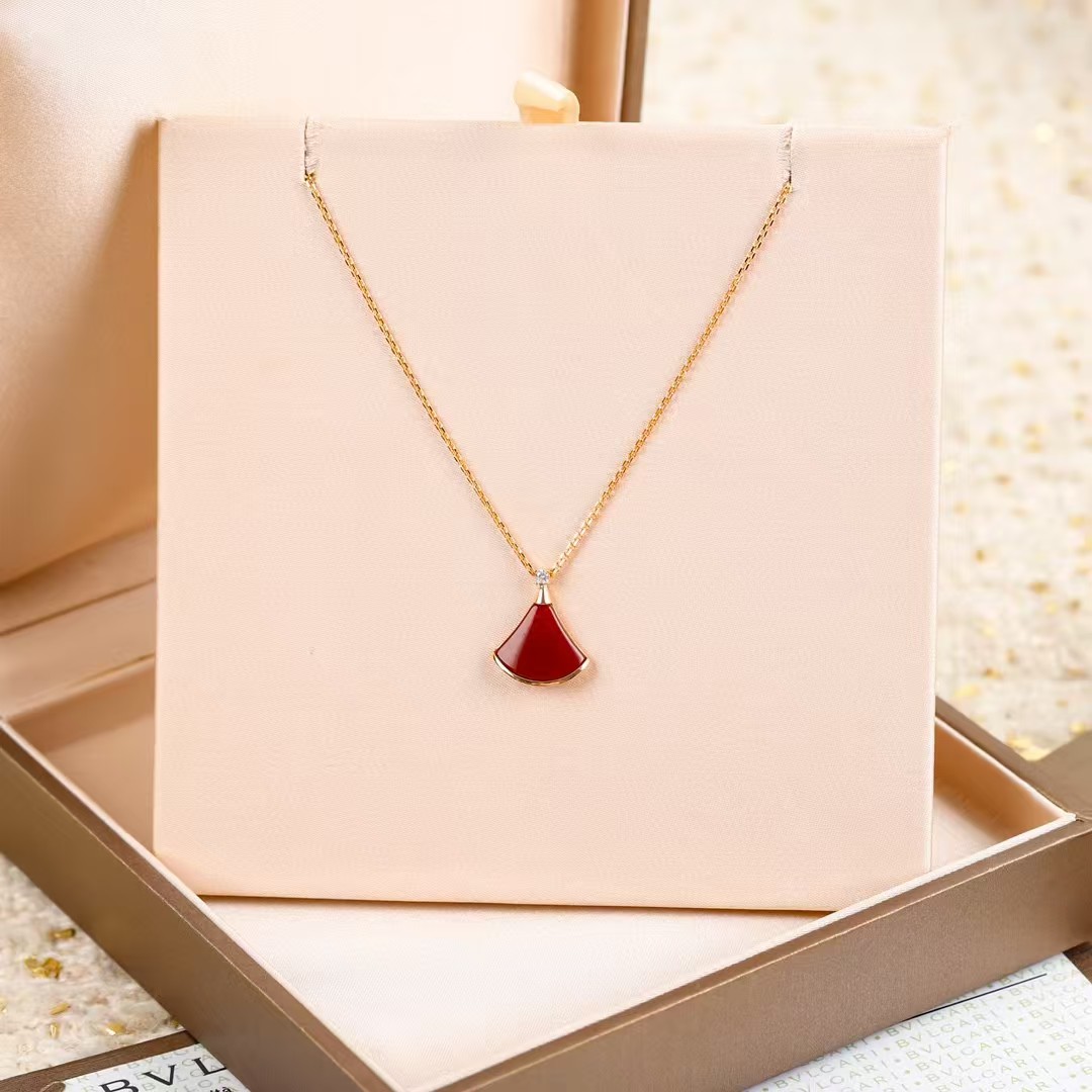 Replica Bvlgari Divas' Dream Necklace