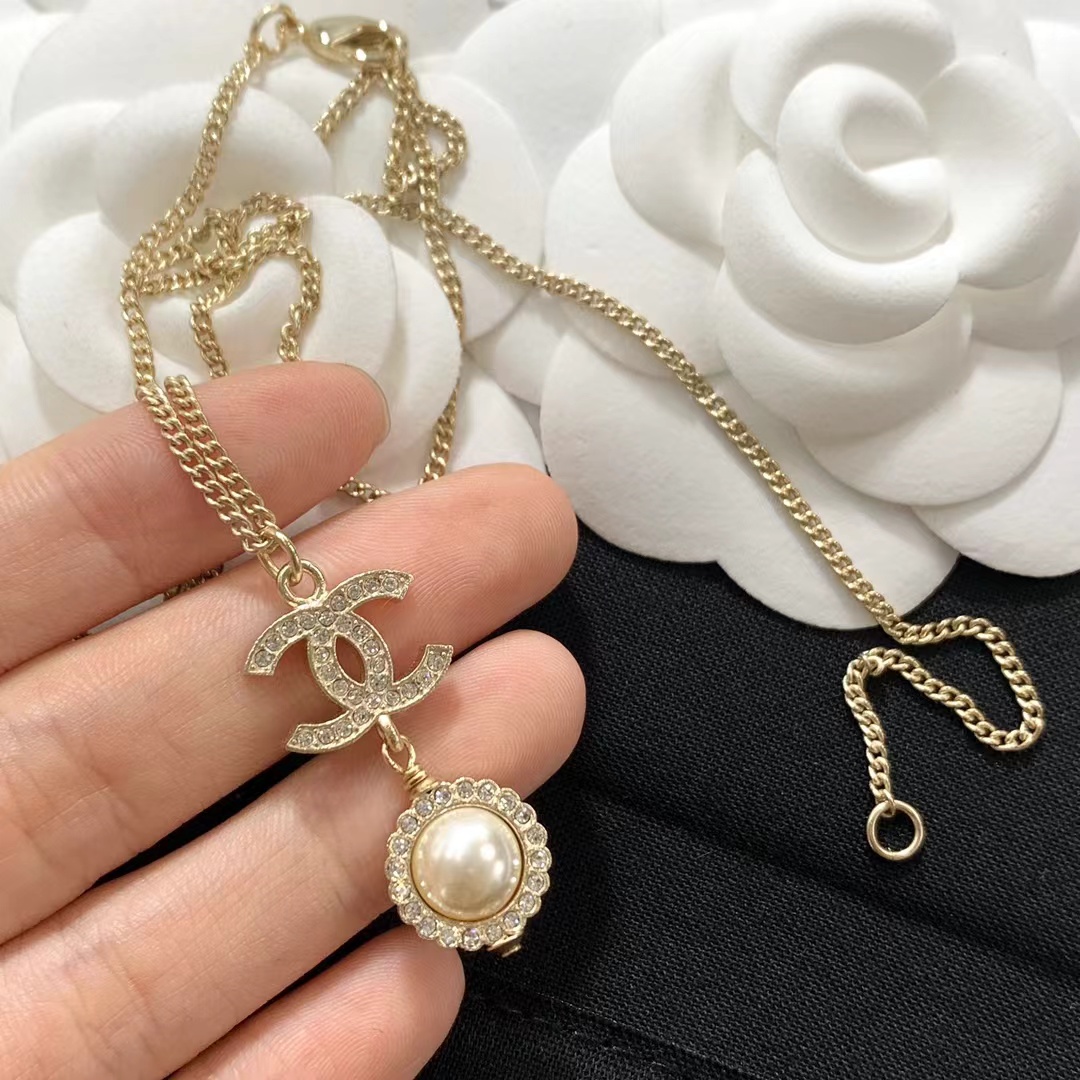 Replica Chanel Minimalist Double C Pearl Drop Necklace