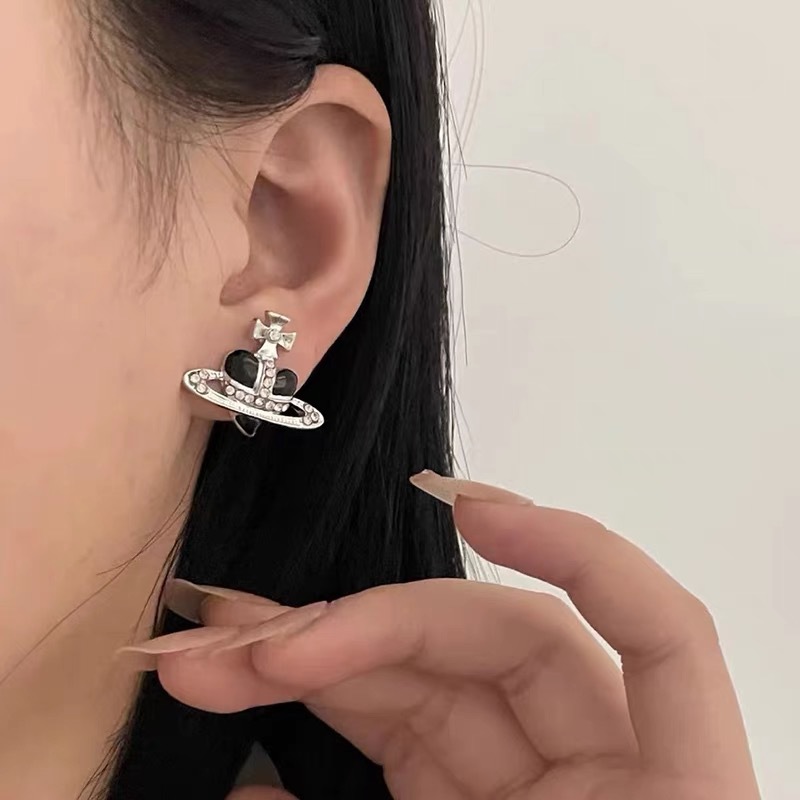 Replica Vivienne Westwood Enamel Love Heart Saturn Earring Stud