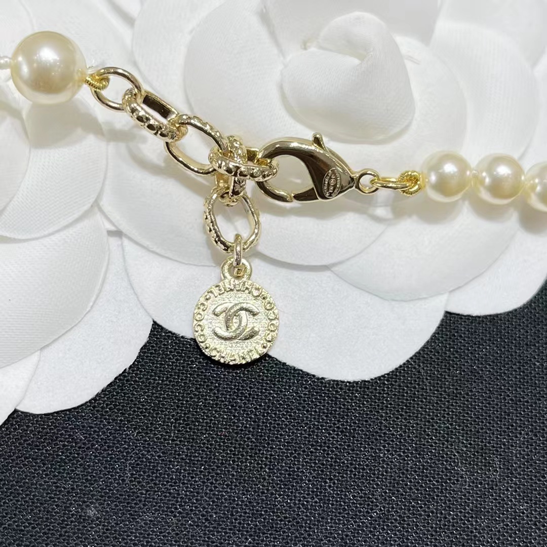 Replica Chanel Vibe Gradient Pearl Necklace