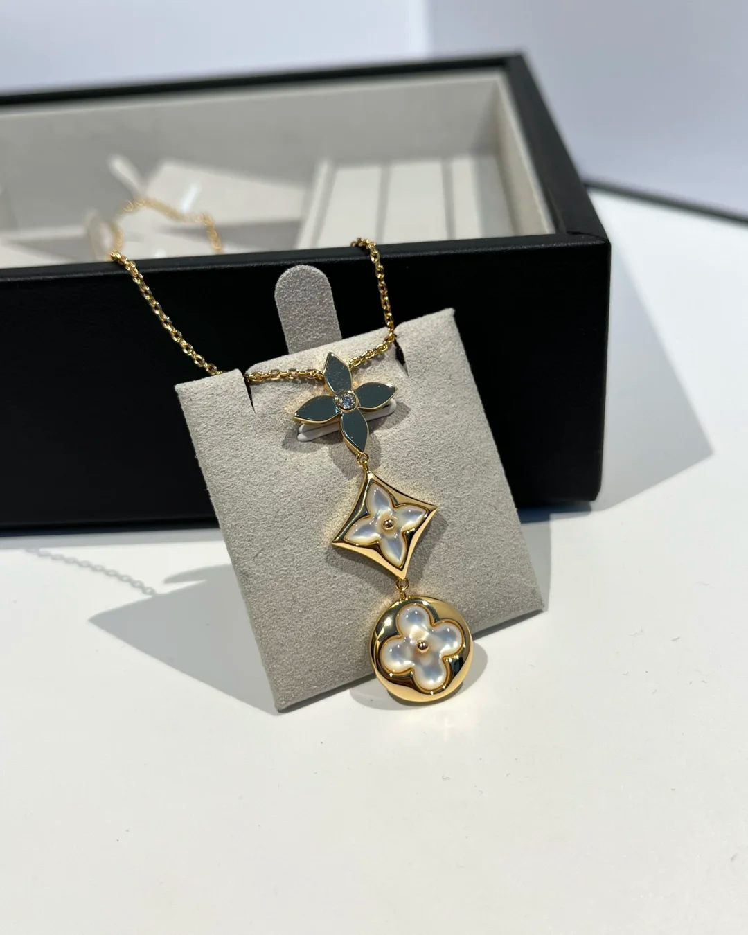 Replica Louis Vuitton Color Blossom Lariat Necklace