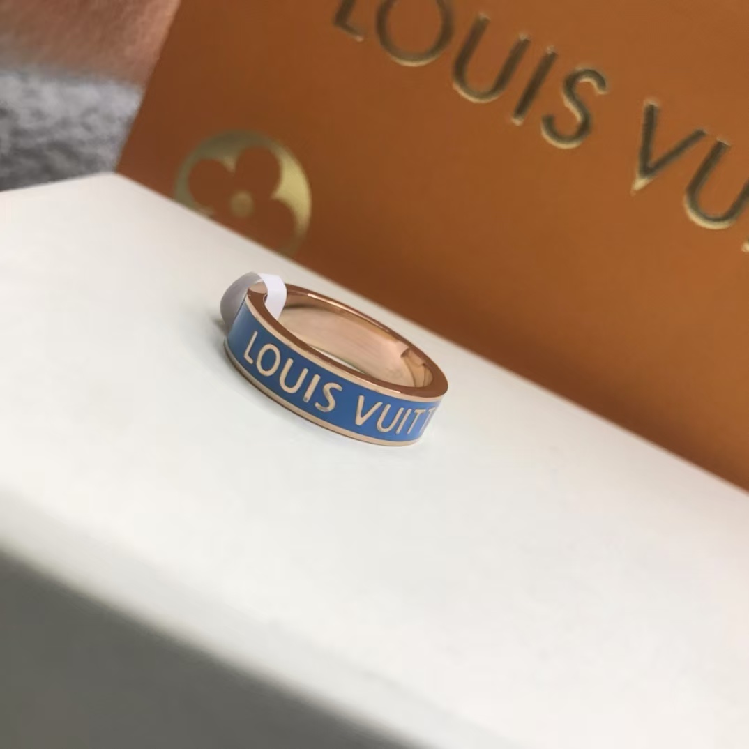 Replica Louis Vuitton Letters Pattern Ring