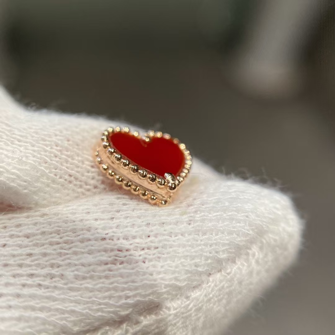 Replica Van Cleef & Arpels Heart Stud Earrings