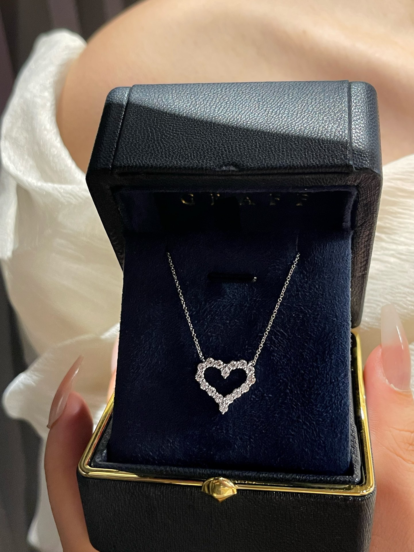 Replica Tiffany Mini Full Diamond Love Heart Pendant Necklace