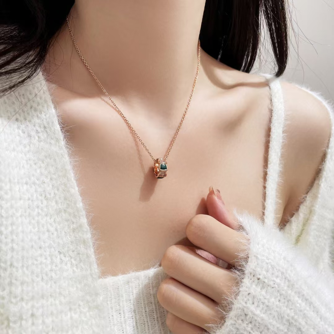 Replica Bvlgari Serpenti Viper Necklace