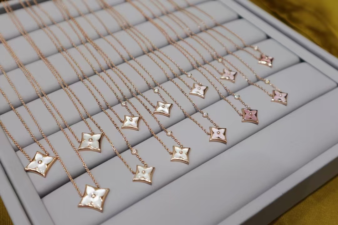 Replica Louis Vuitton Color Blossom BB Star Pendant Necklaces