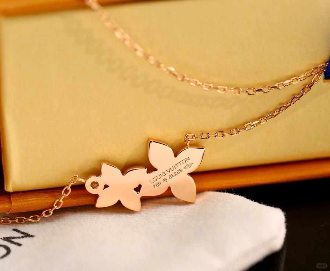 Replica Louis Vuitton Idylle Blossom Pendant Necklace-Two Flowers