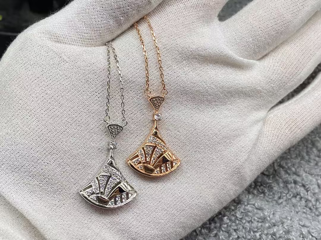 Replica Bvlgari Divas' Dream Necklace
