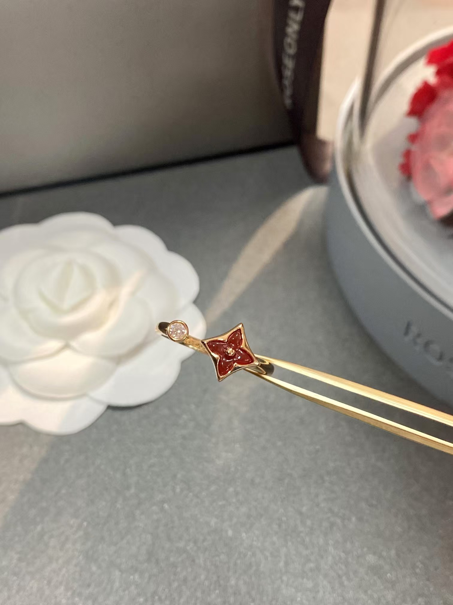 Replica Louis Vuitton Color Blossom Mini Star Ring