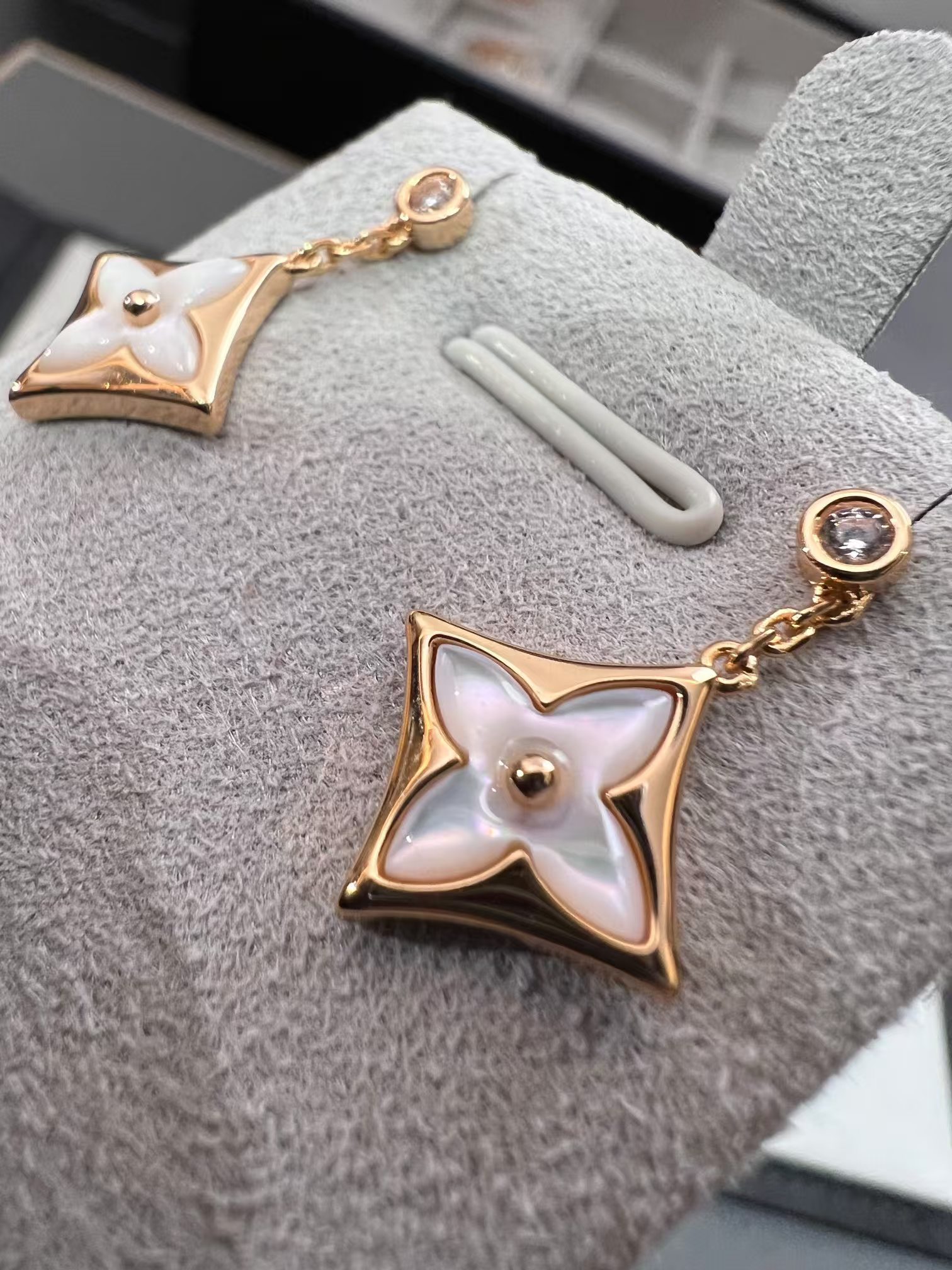 Replica Louis Vuitton Color Blossom BB Star Earring Studs