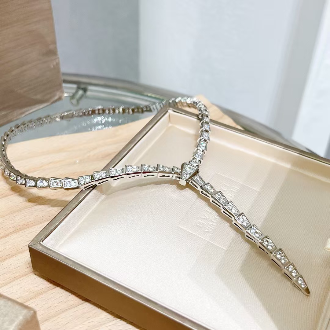 Replica Bvlgari Serpenti Viper Necklace - Full Diamond