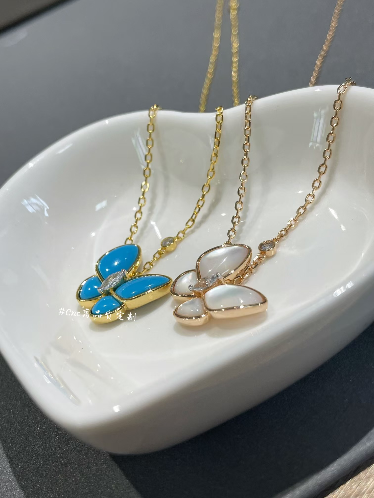 Replica Van Cleef & Arpels Two Butterfly Pendant Necklace