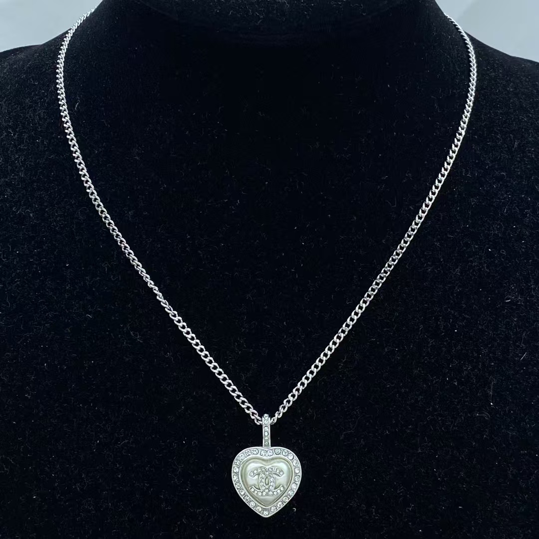 Replica Chanel Heart Pendant Minimalistic Chain Necklace