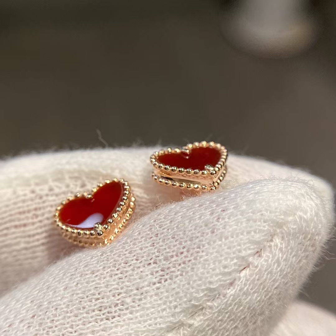 Replica Van Cleef & Arpels Heart Stud Earrings