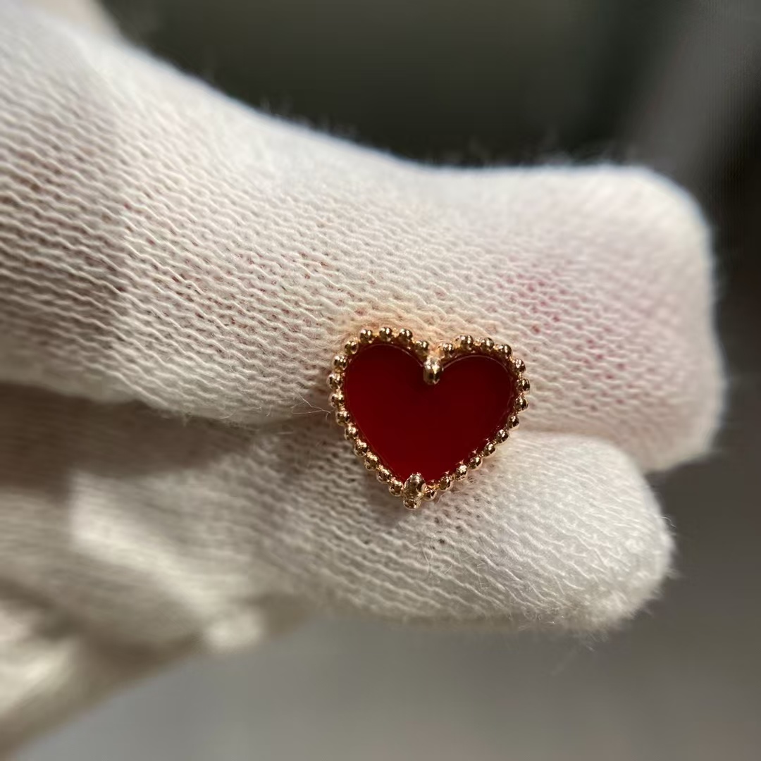 Replica Van Cleef & Arpels Heart Stud Earrings