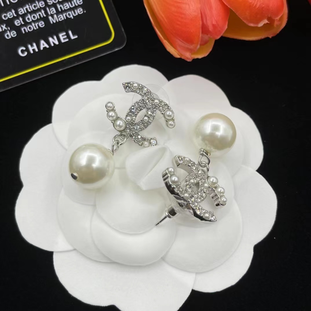 Replica Chanel Prom Pearl Dangle Earrings