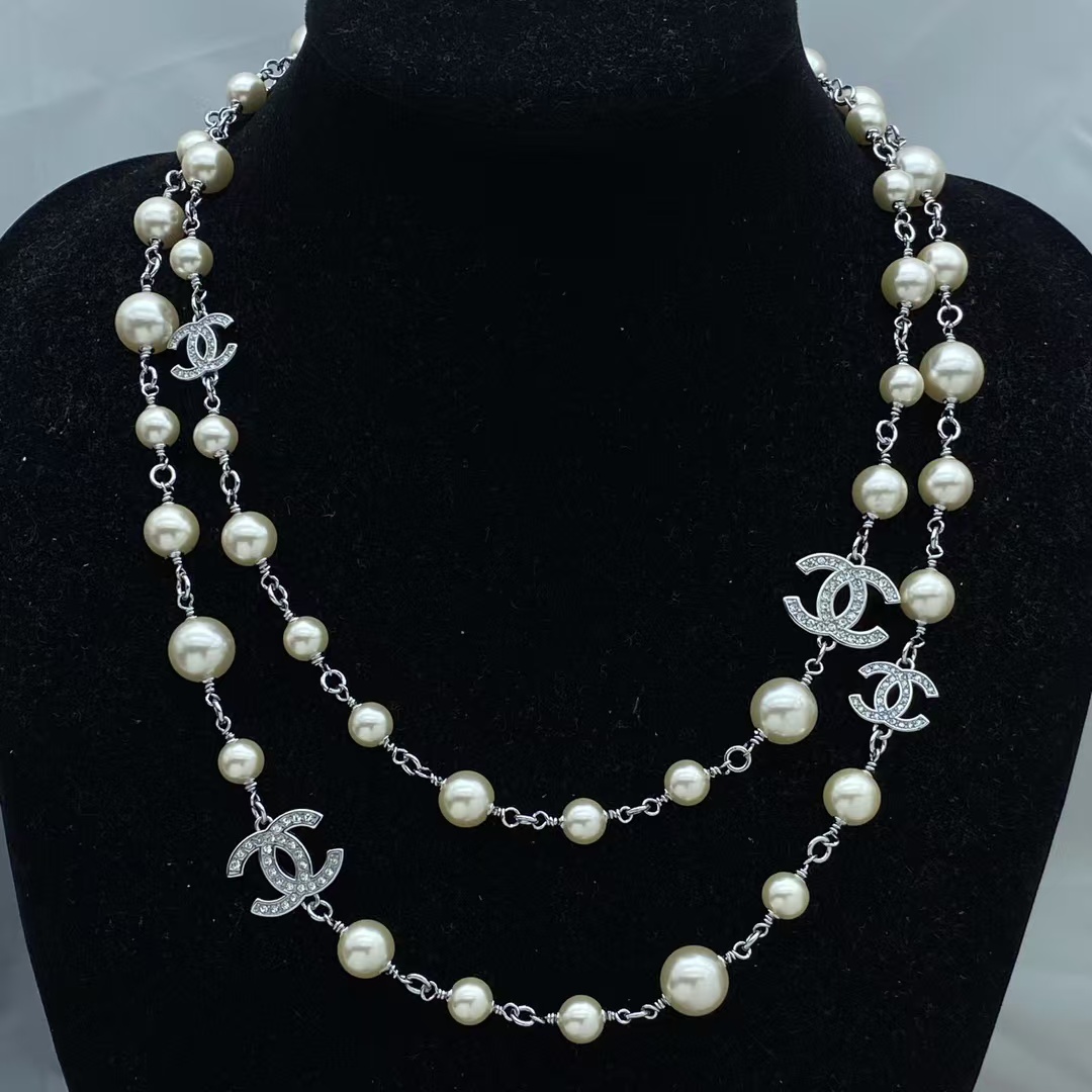 Replica Chanel Coco Long Sweater Pearl Necklace