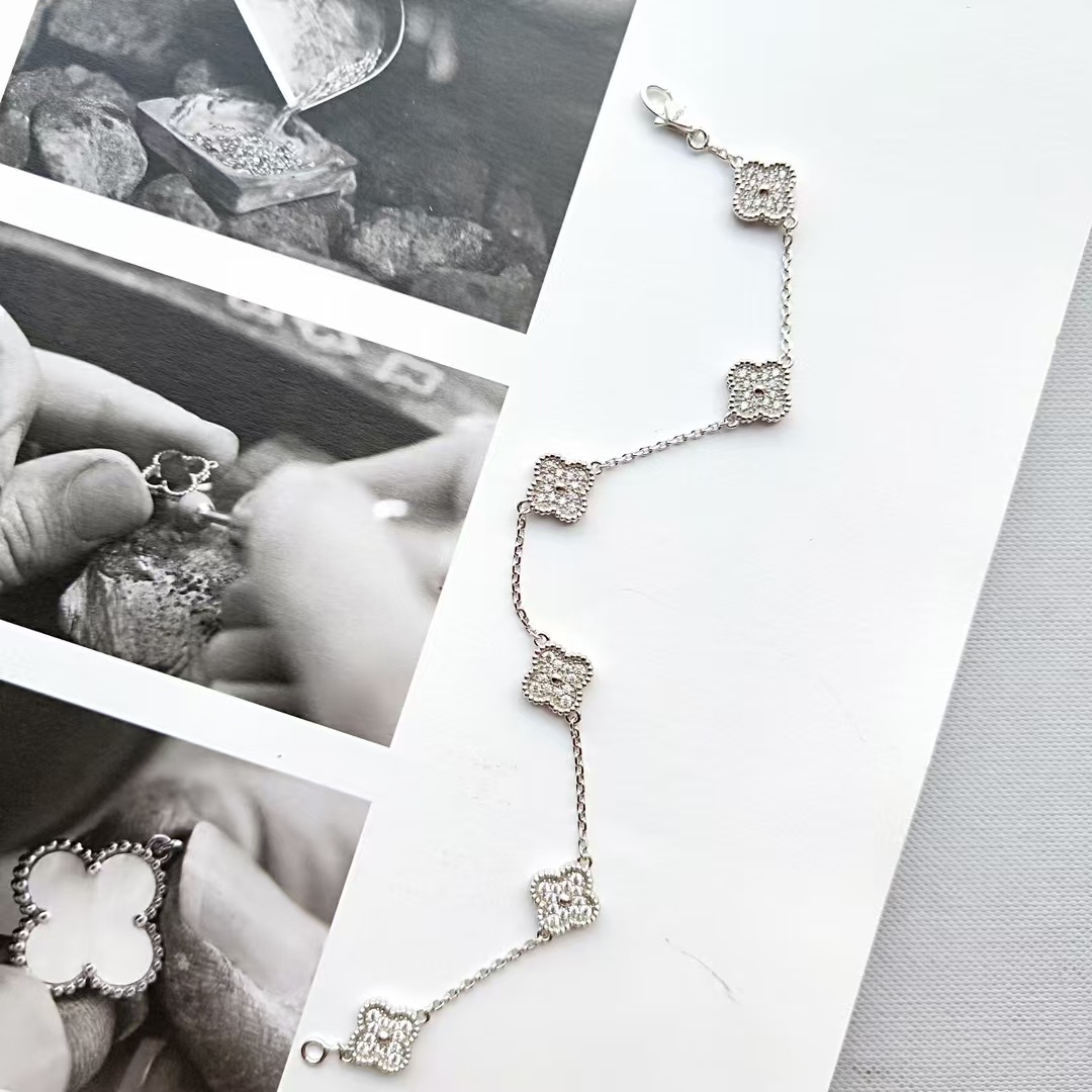 Replica Van Cleef & Arpels Full Diamond Mini Six Clover Bracelet 6 Motifs