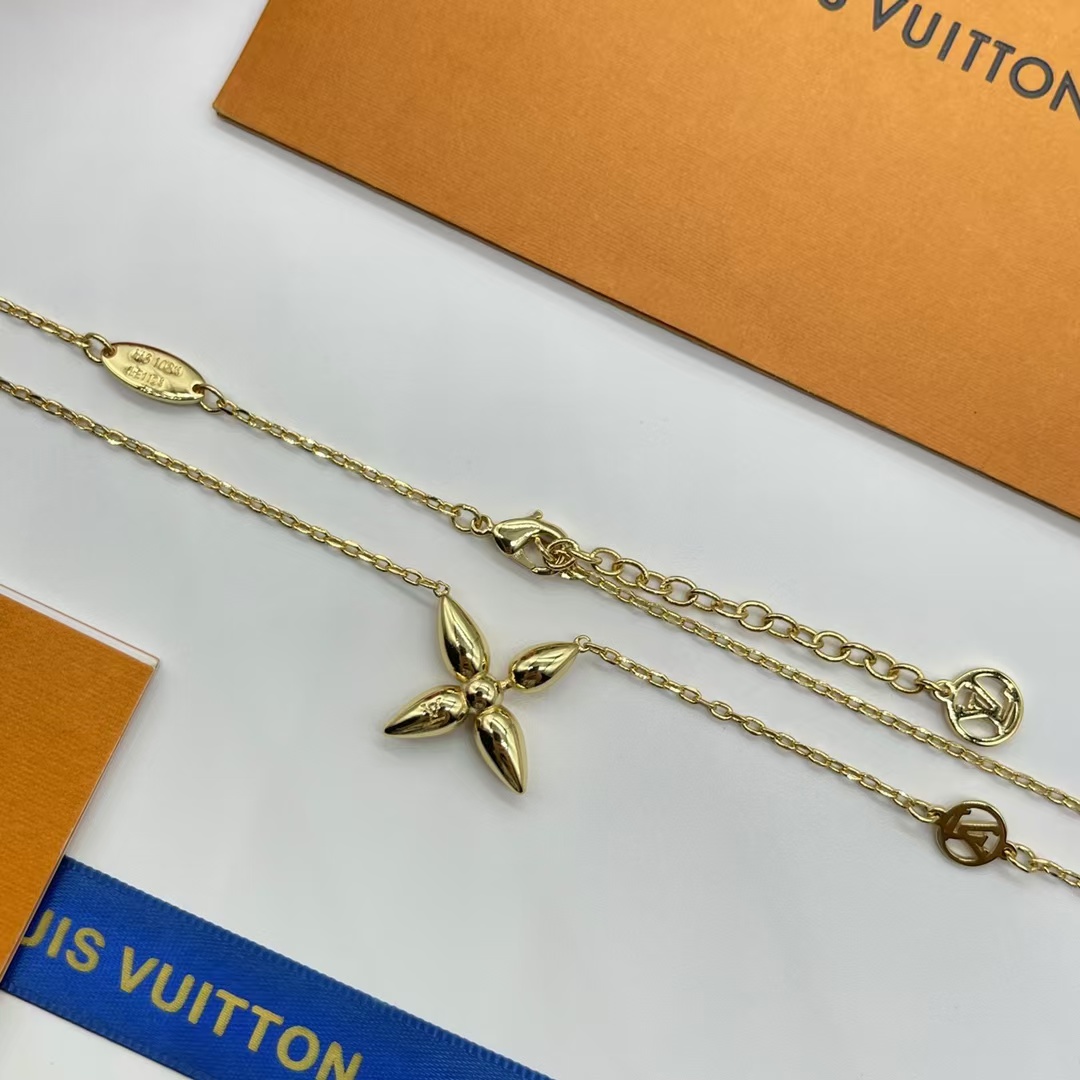Replica Louis Vuitton Dainty Star Pendant Necklace