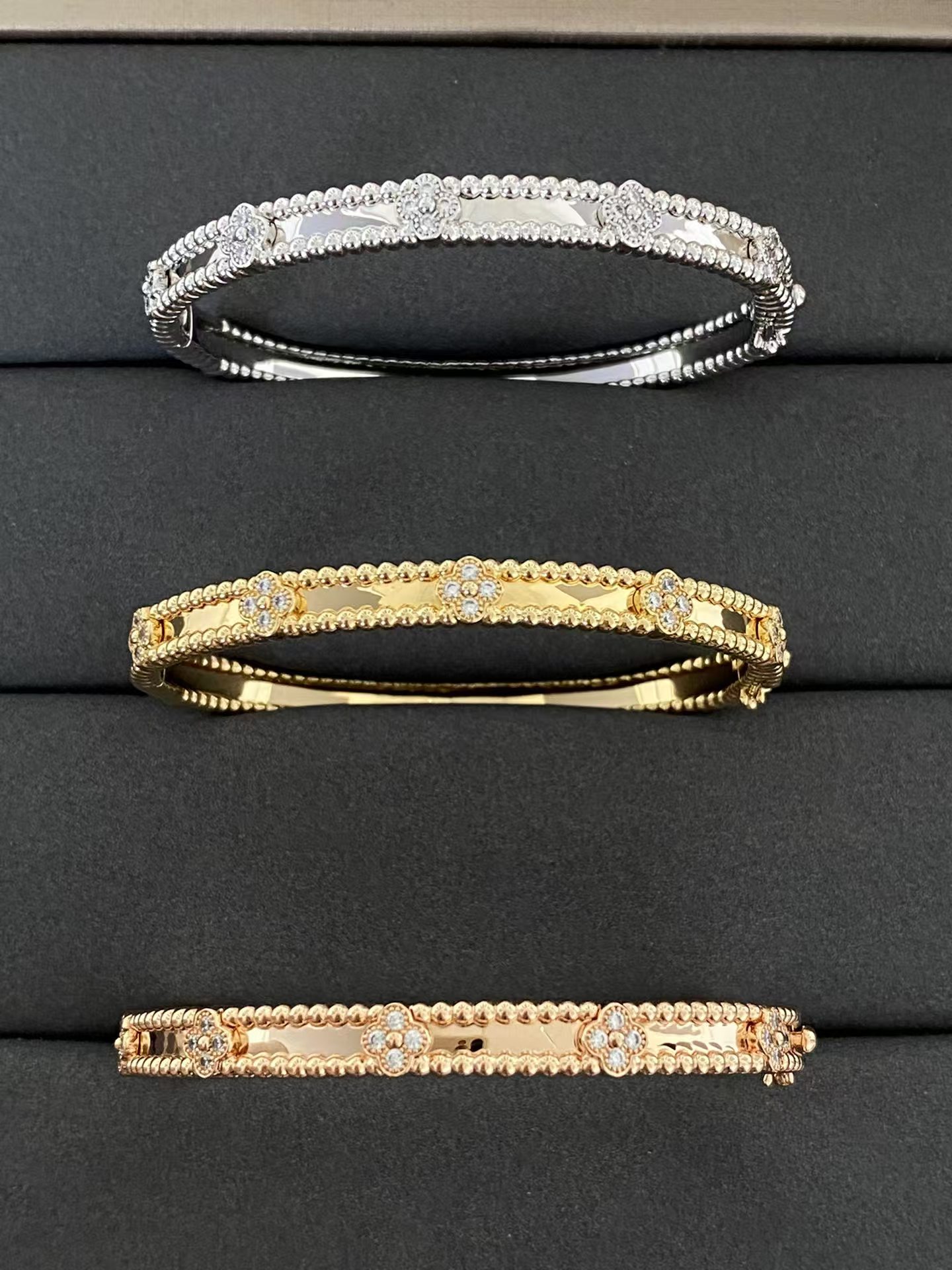 Replica Van Cleef & Arpels Perlée Sweet Clovers Bracelet, Medium Model