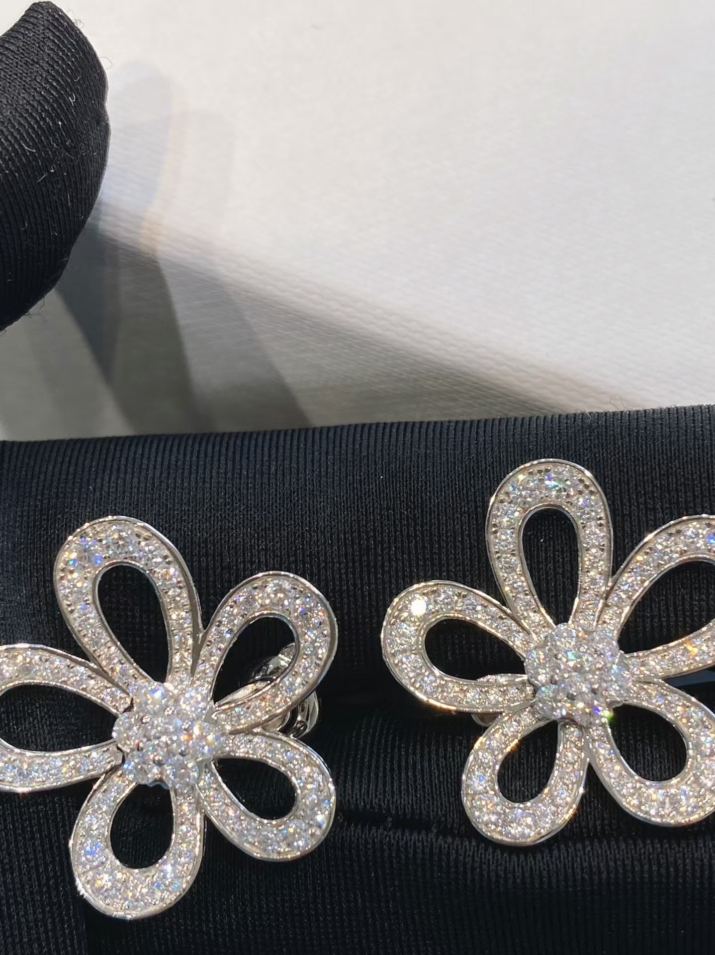 Replica Van Cleef & Arpels Flowerlace Earrings