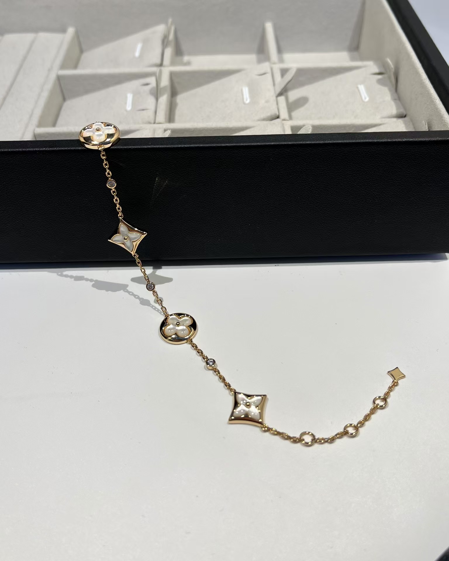 Replica Louis Vuitton Color Blossom Star Sun Bracelet