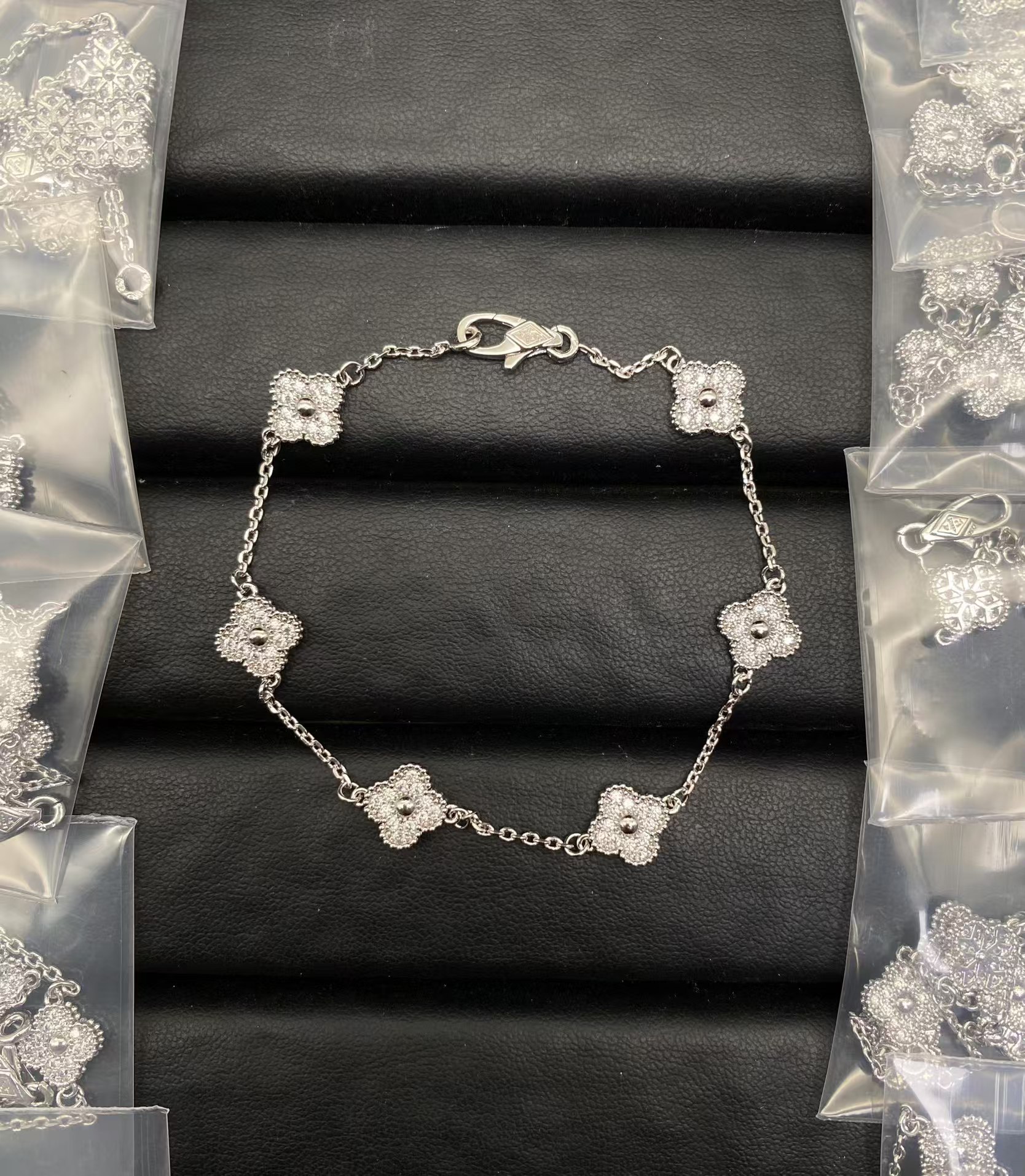 Replica Van Cleef & Arpels Six Clover Bracelet 6 Motifs