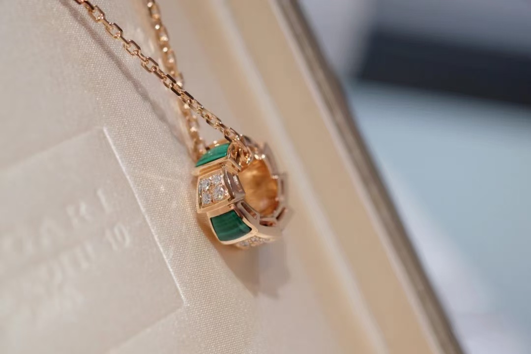 Replica Bvlgari Serpenti Viper Necklace