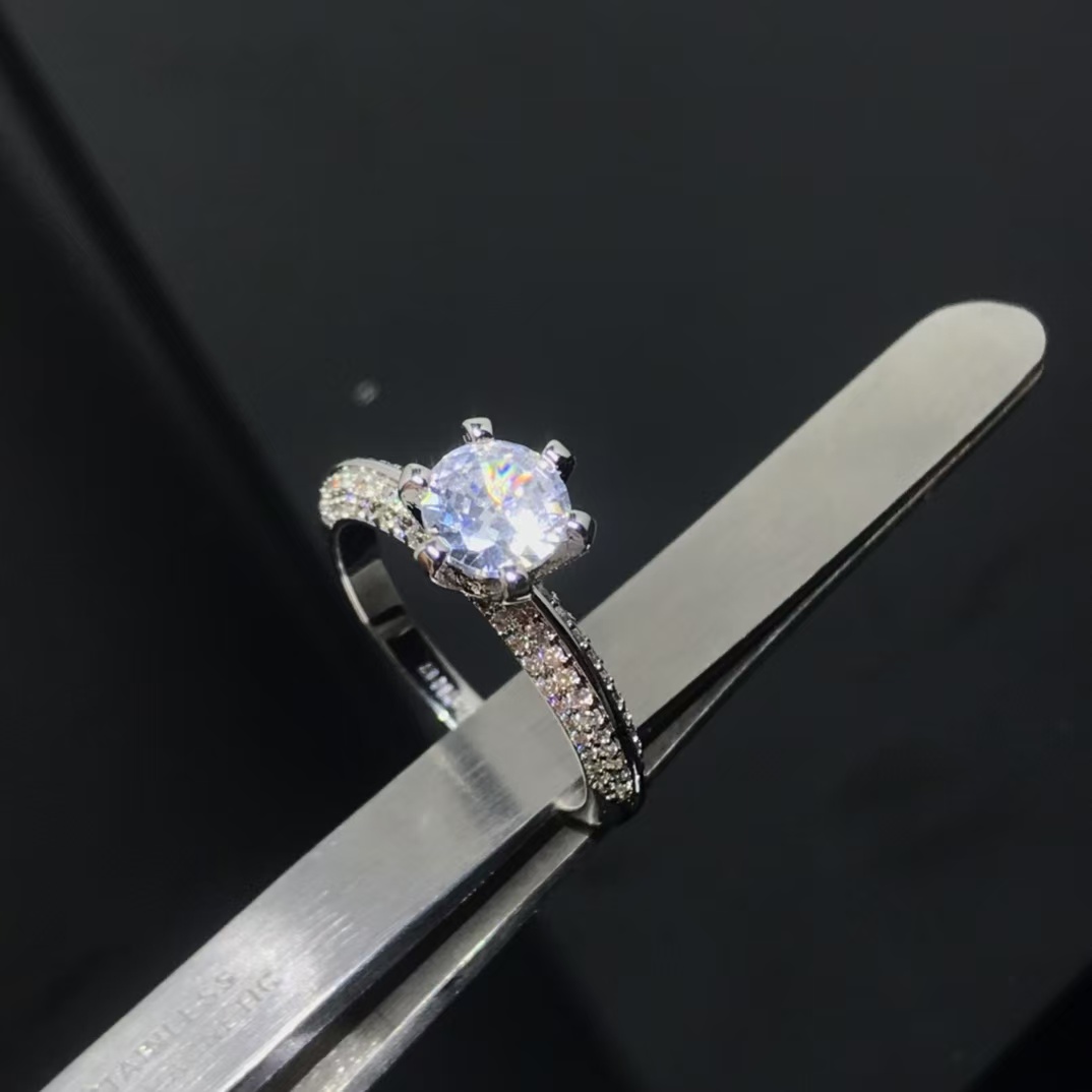 Replica Tiffany Classic Single Diamond Ring