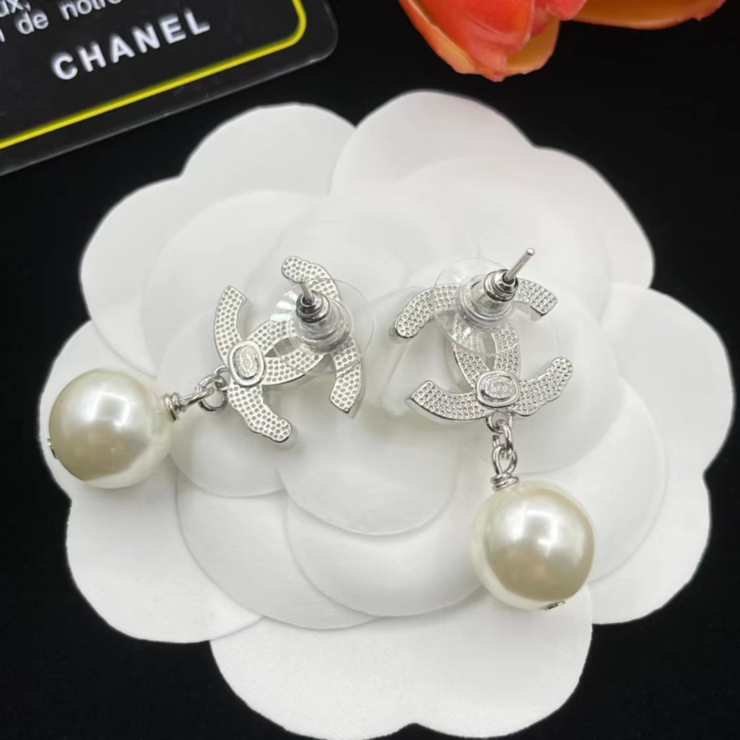 Replica Chanel Prom Pearl Dangle Earrings