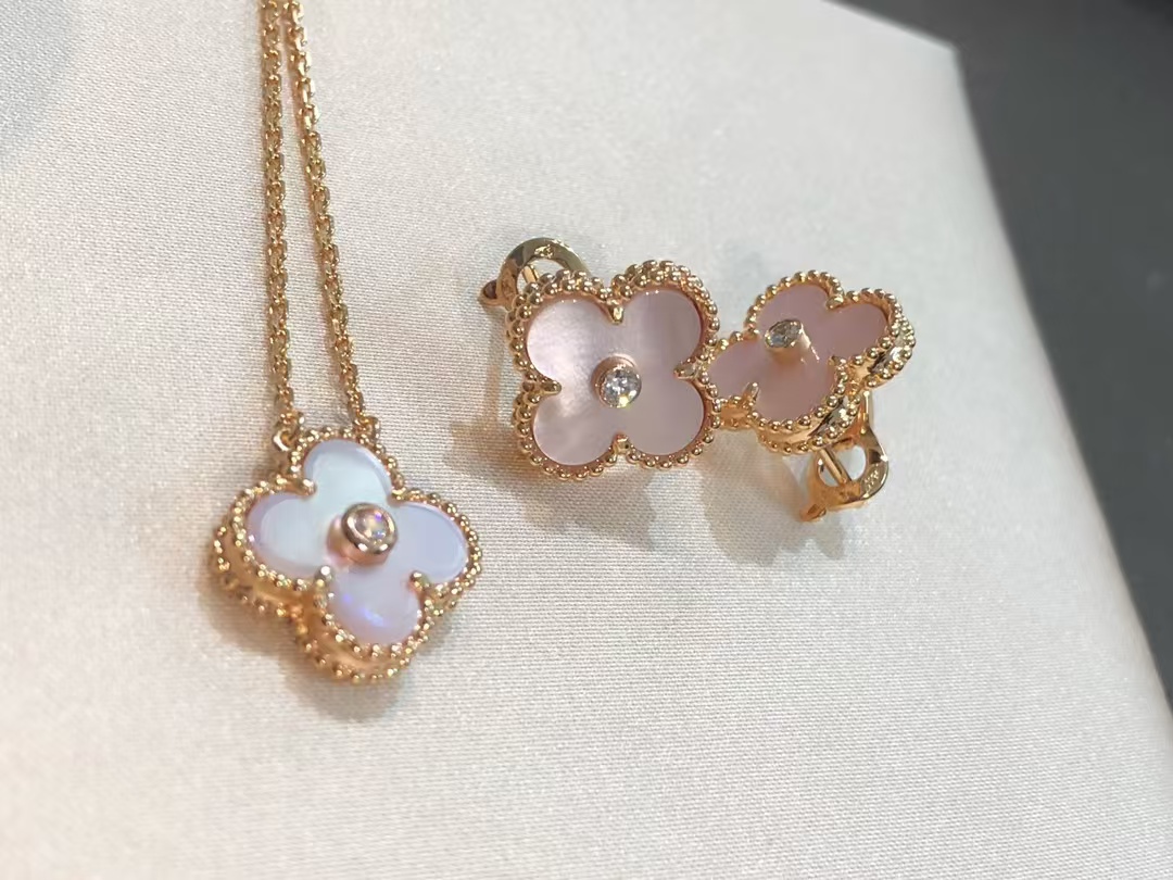 Replica Van Cleef & Arpels Pink Mother of Pearl Clover Stud Earrings