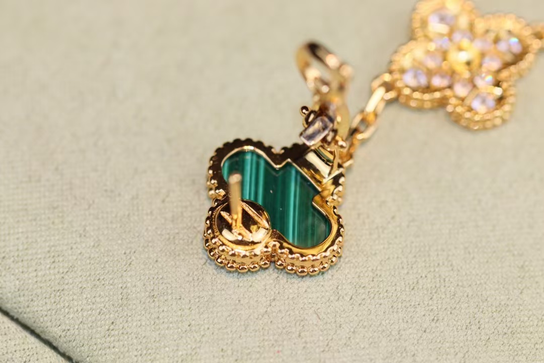 Replica Van Cleef & Arpels Magic Alhambra Earrings 3 Motifs