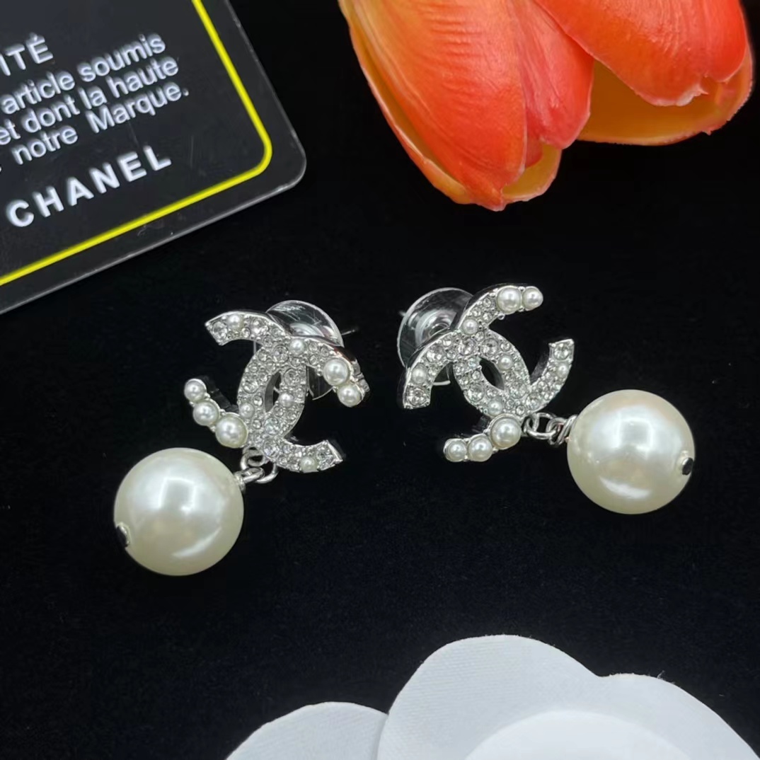 Replica Chanel Prom Pearl Dangle Earrings