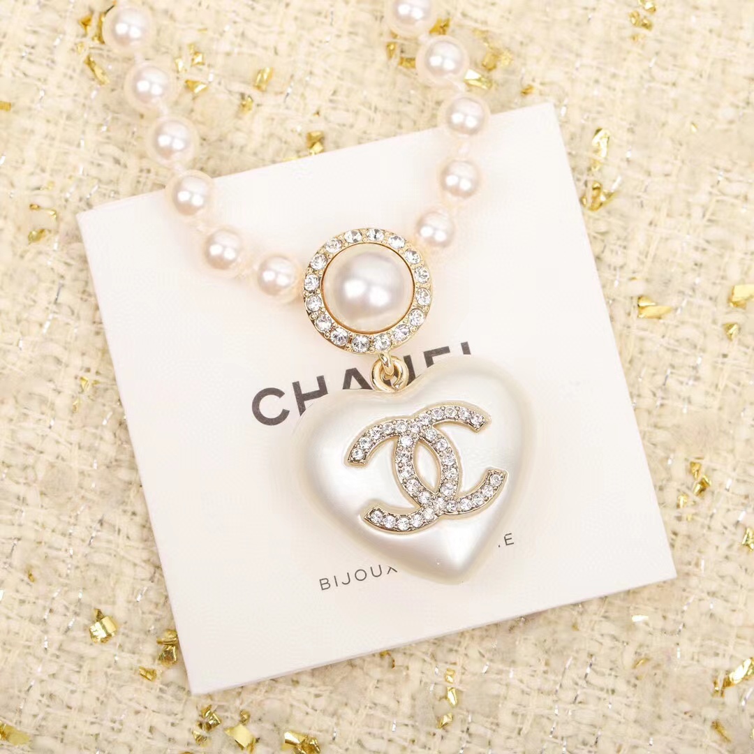 Replica Chanel Princess Style Heart Pendant Pearl Necklace