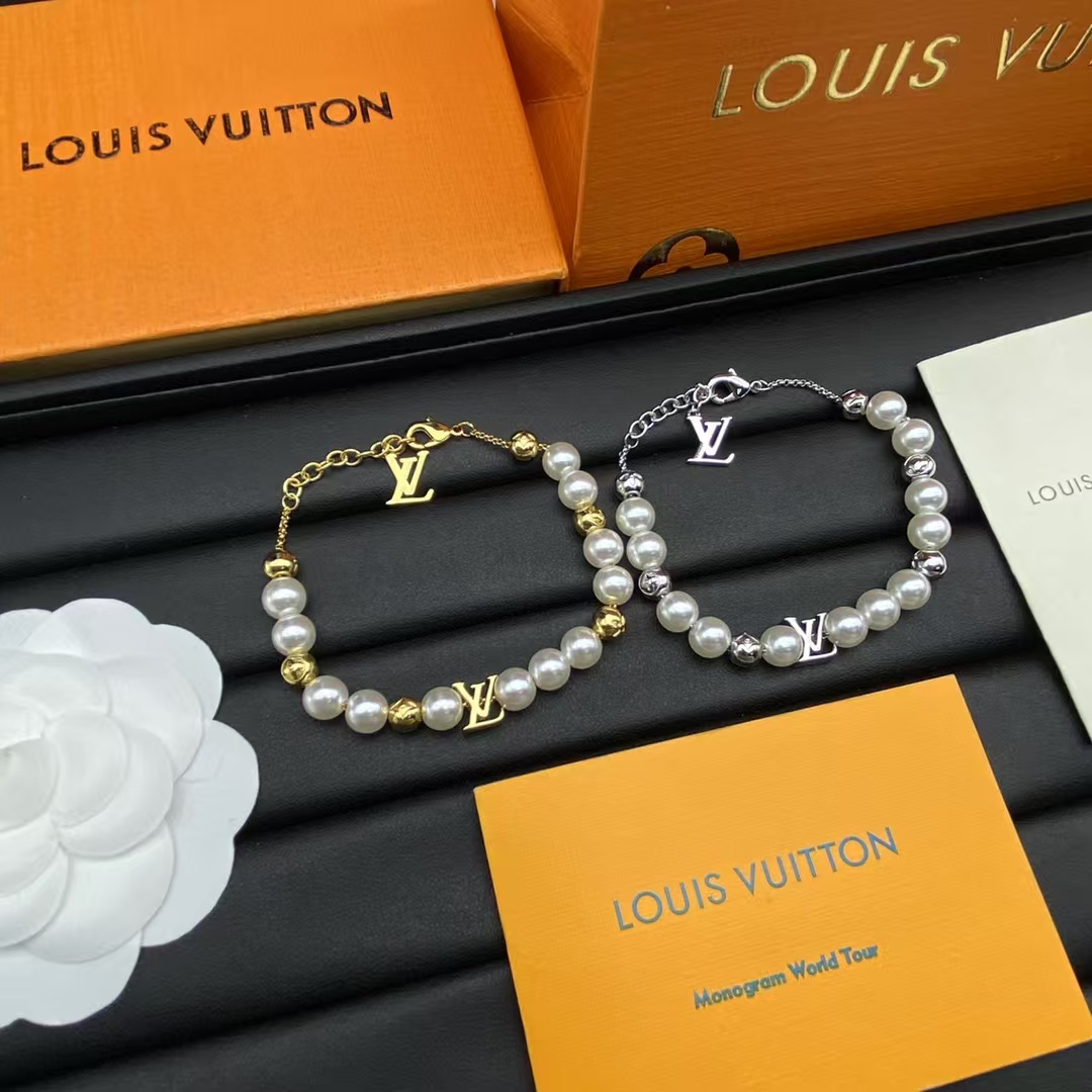 Replica Louis Vuitton Pearl Bracelet
