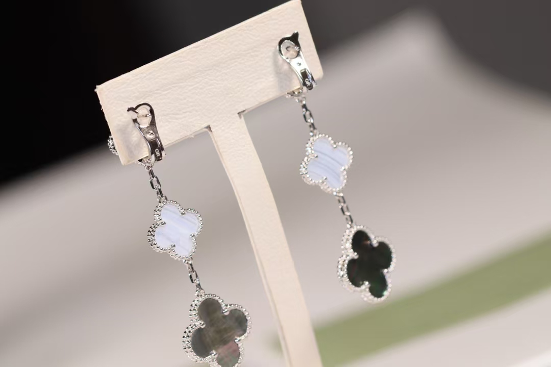 Replica Van Cleef & Arpels Magic Alhambra Earrings 3 Motifs