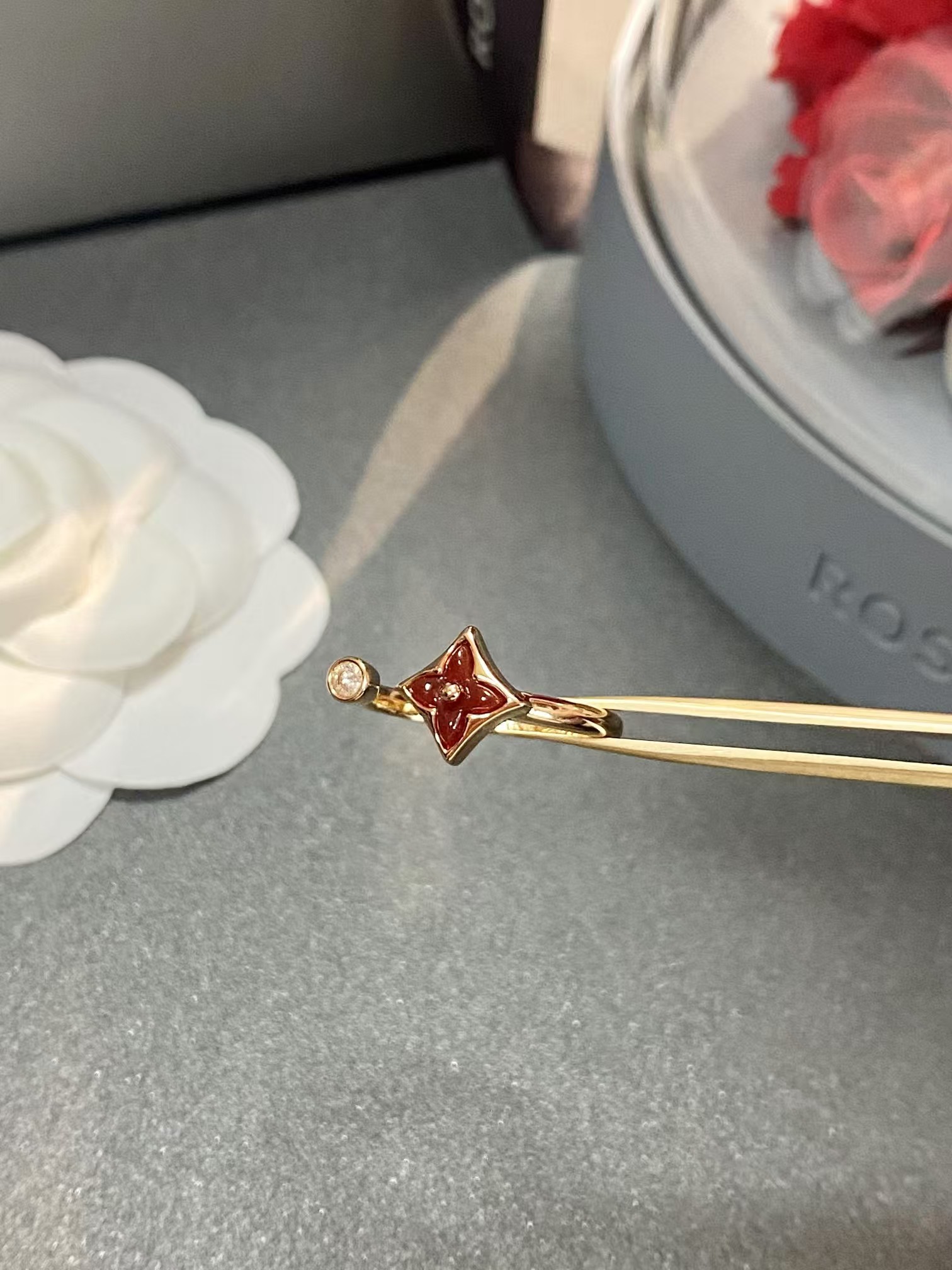 Replica Louis Vuitton Color Blossom Mini Star Ring