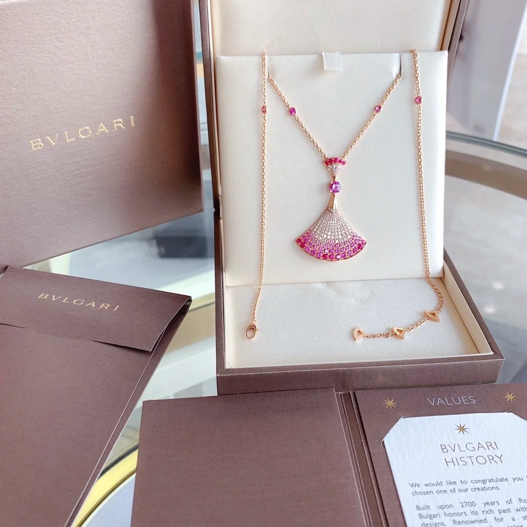 Replica Bvlgari Divas' Dream Necklace