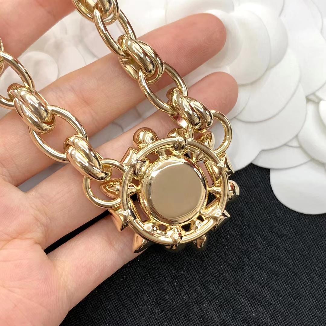 Replica Chanel Thick Cuban Chain Flower Pendant Choker Necklace