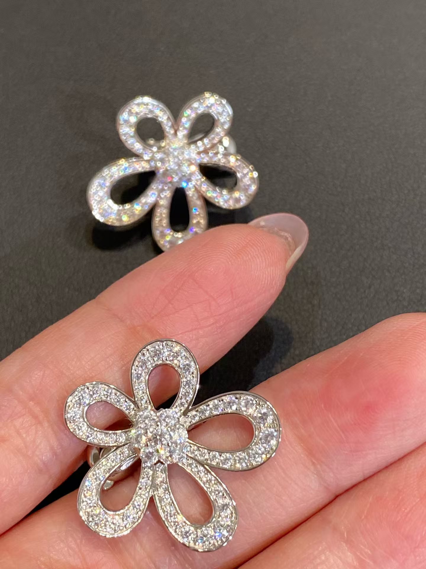 Replica Van Cleef & Arpels Flowerlace Earrings