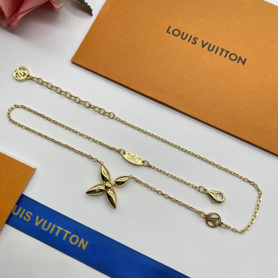 Replica Louis Vuitton Dainty Star Pendant Necklace