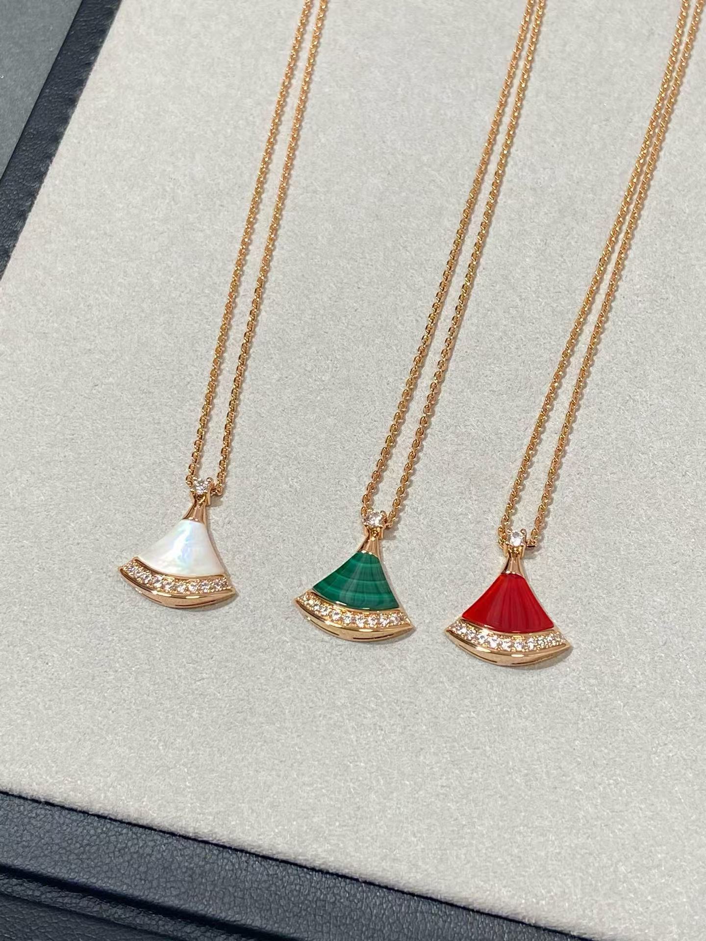 Replica Bvlgari Divas' Dream Necklace