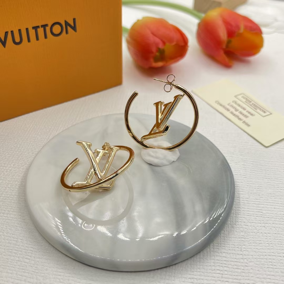 Replica Louis Vuitton Circle LV Letter Earrings