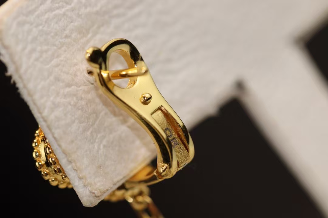 Replica Van Cleef & Arpels Magic Alhambra Earrings 3 Motifs