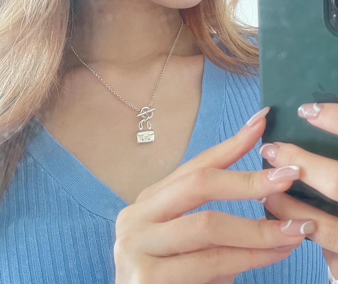 Replica Hermes OT Clasp Plain Surface Bag Pendant Necklace