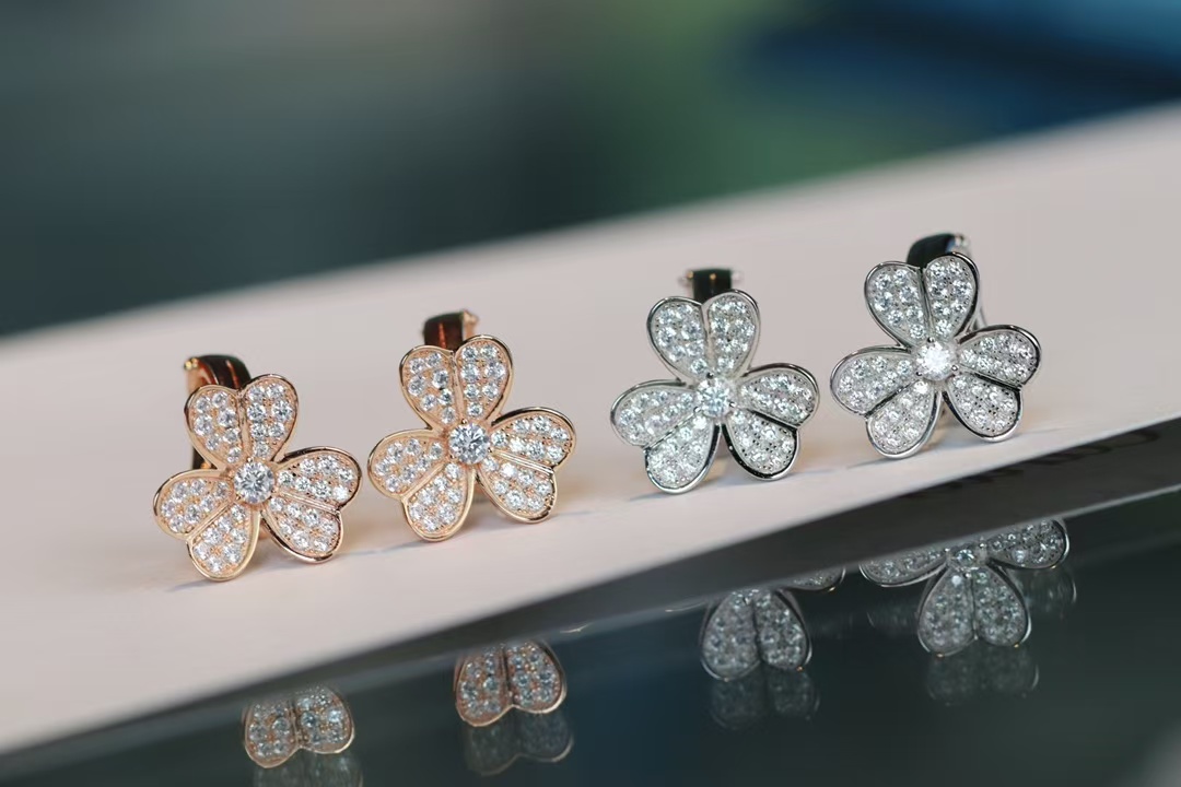 Replica Van Cleef & Arpels Frivole Earrings - Small