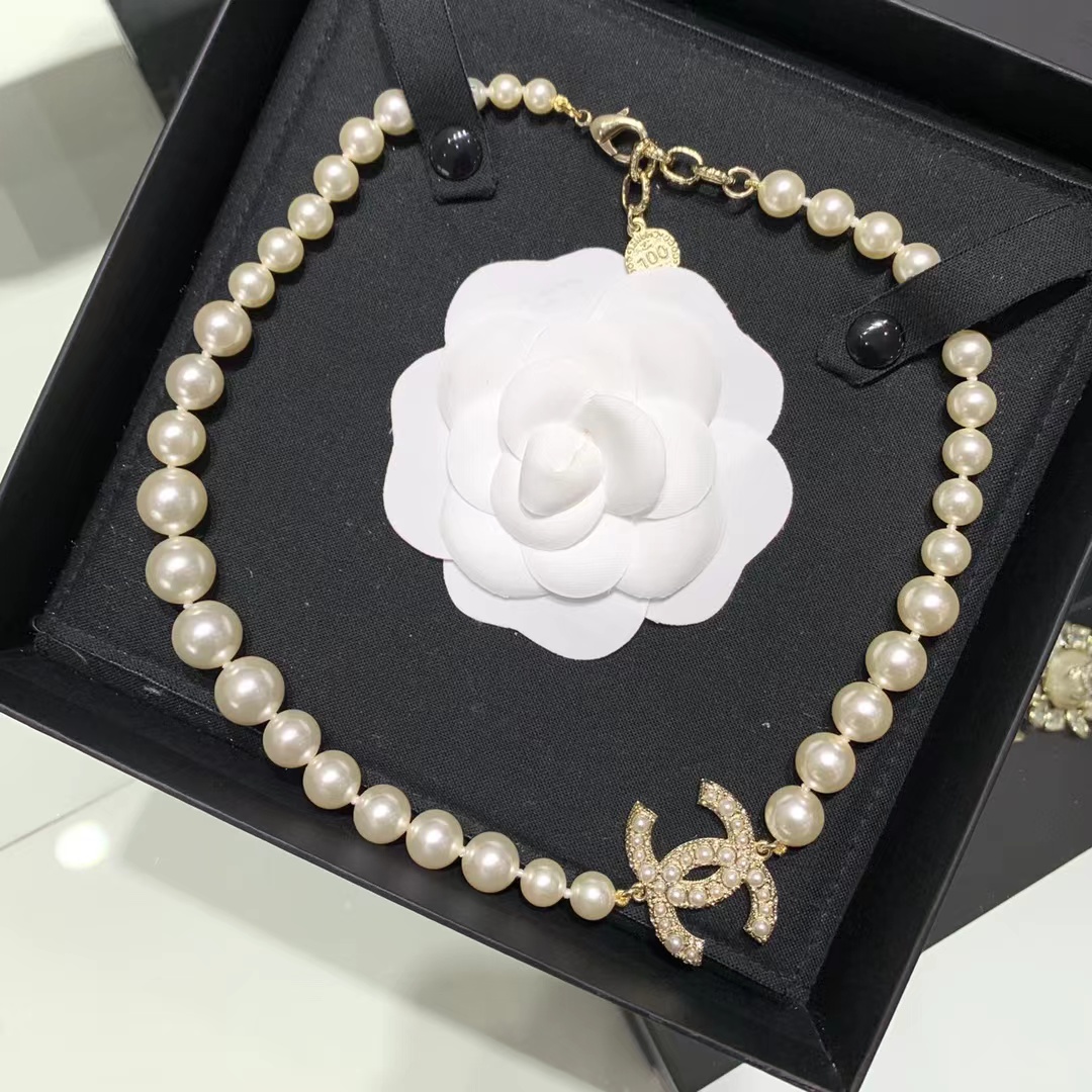 Replica Chanel Vibe Gradient Pearl Necklace