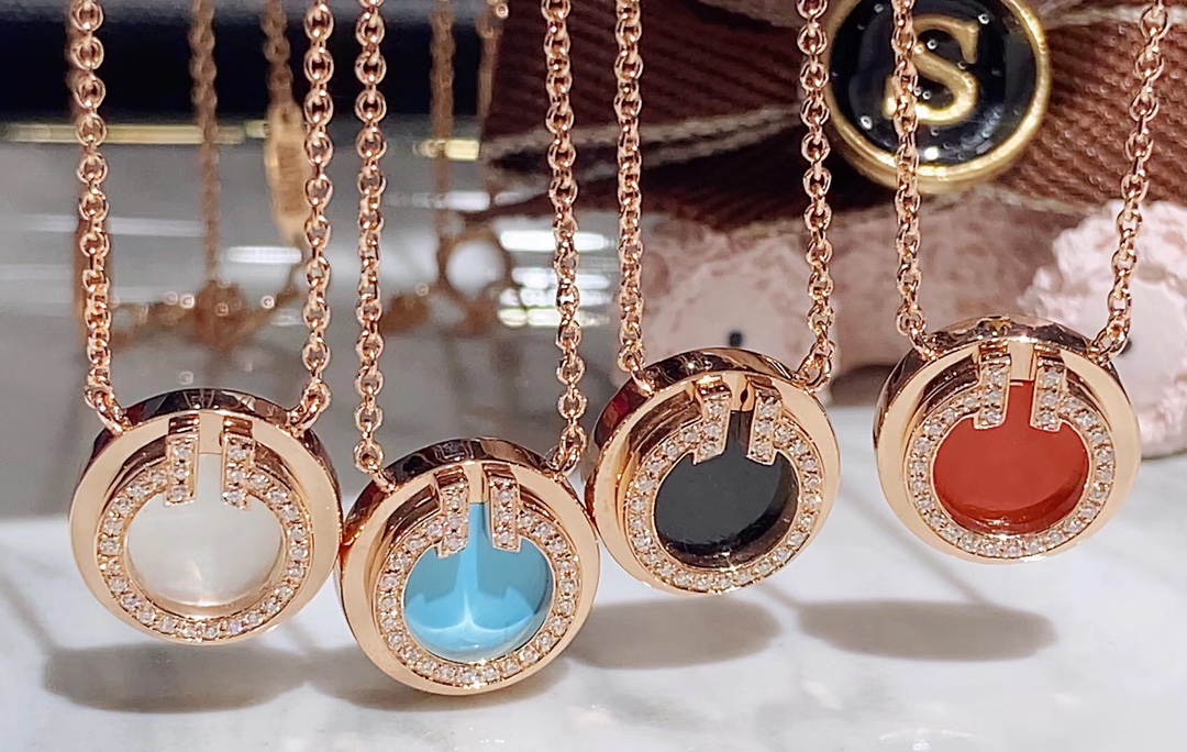 Replica Tiffany Limited Version Round Pendant Necklace