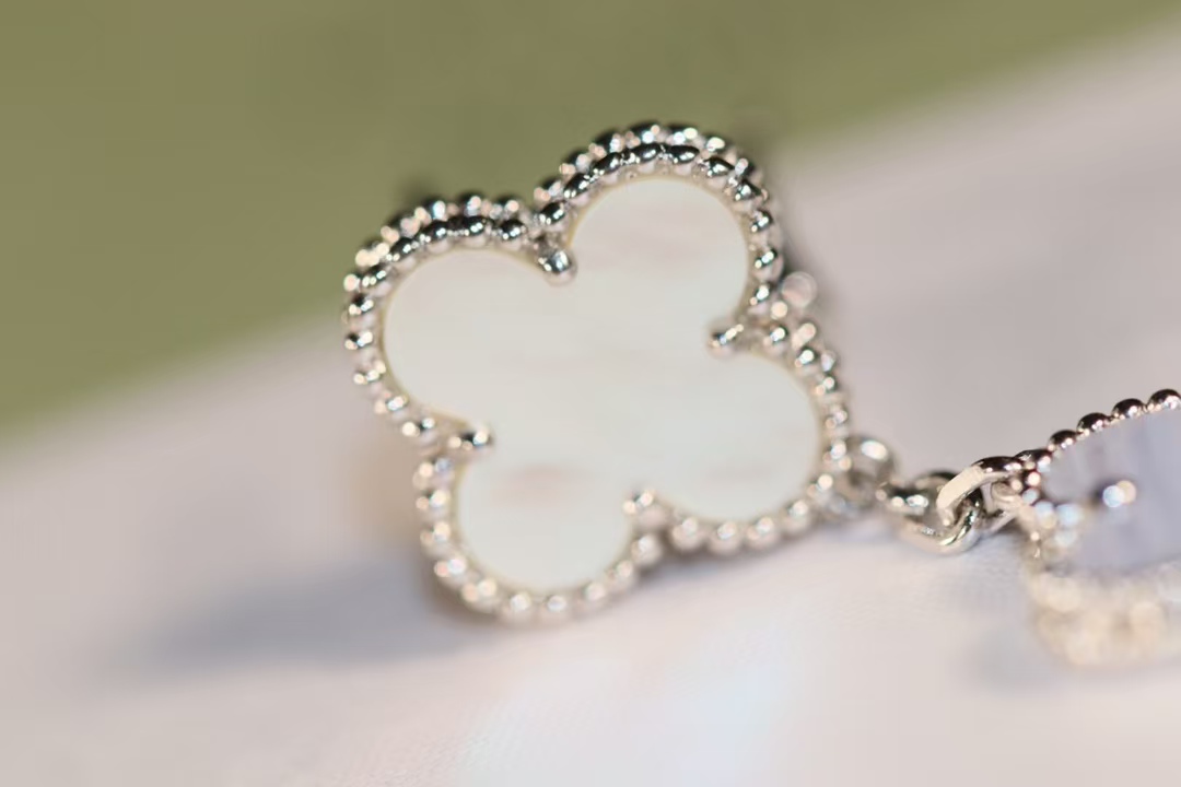 Replica Van Cleef & Arpels Magic Alhambra Earrings 3 Motifs